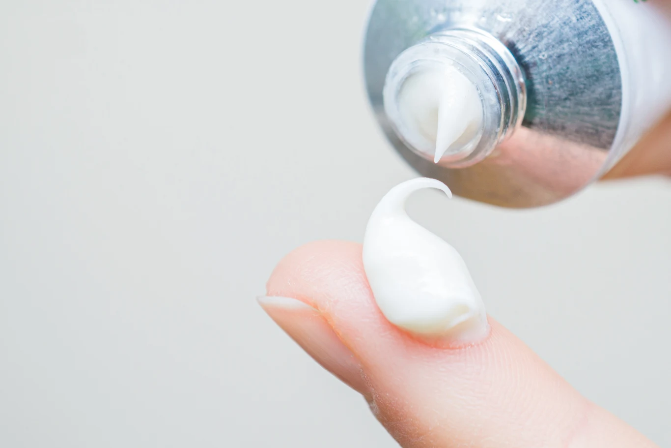 Kolagen znajdziemy np. w kremach, żelach czy lekach