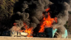 Pożar na A3 w Niemczech. Ciężarówka uderzyła w cysterny amerykańskiej armii