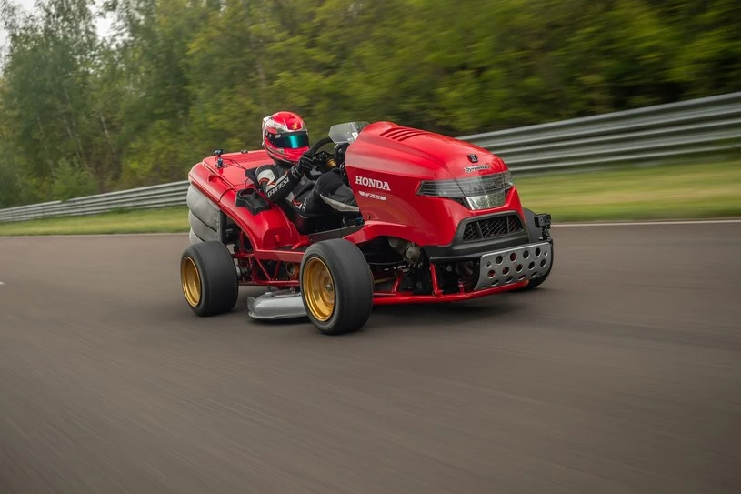 Honda Mean Mower V2 Honda Mean Mower V2