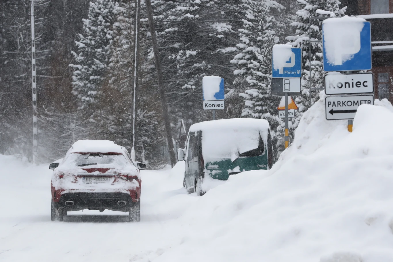 W Zakopanem intensywnie sypie śnieg