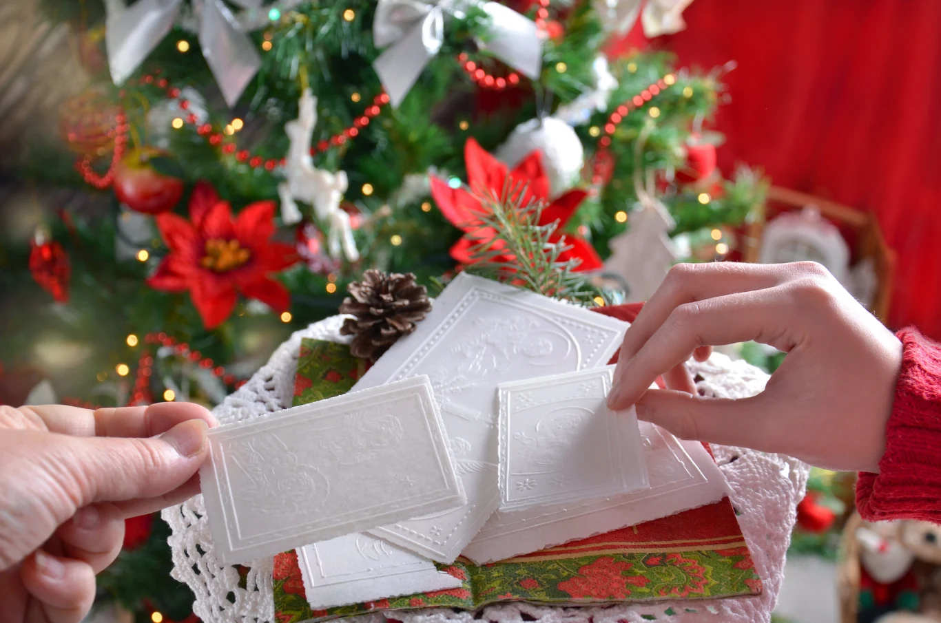 Tradycja dzielenia się opłatkiem sięga czasów wczesnego chrześcijaństwa Tradycja dzielenia się opłatkiem sięga czasów wczesnego chrześcijaństwa