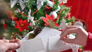 Czego życzyć bliskim przy dzieleniu się opłatkiem? Piękne życzenia wigilijne