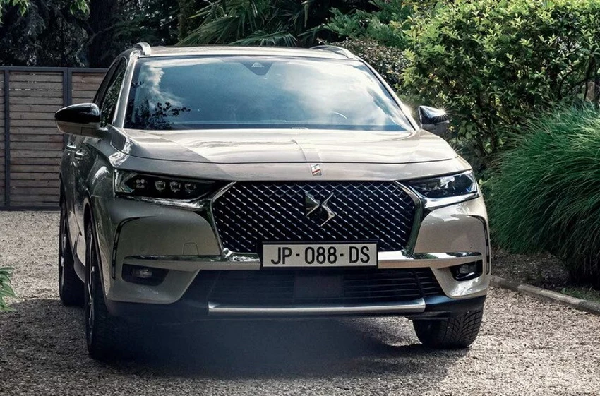 DS Automobiles rozpoczyna we Francji akcję serwisową. Chodzi o zbyt szybkie zużycie opon w modelu DS 7 Crossback E-Tense.