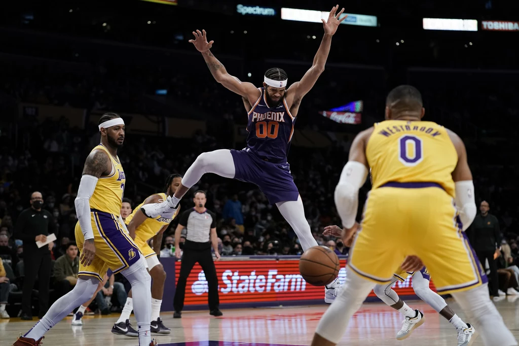 Phoenix Suns okazali się lepsi od Los Angeles Lakers w ostatniej serii gier NBA Phoenix Suns okazali się lepsi od Los Angeles Lakers w ostatniej serii gier NBA