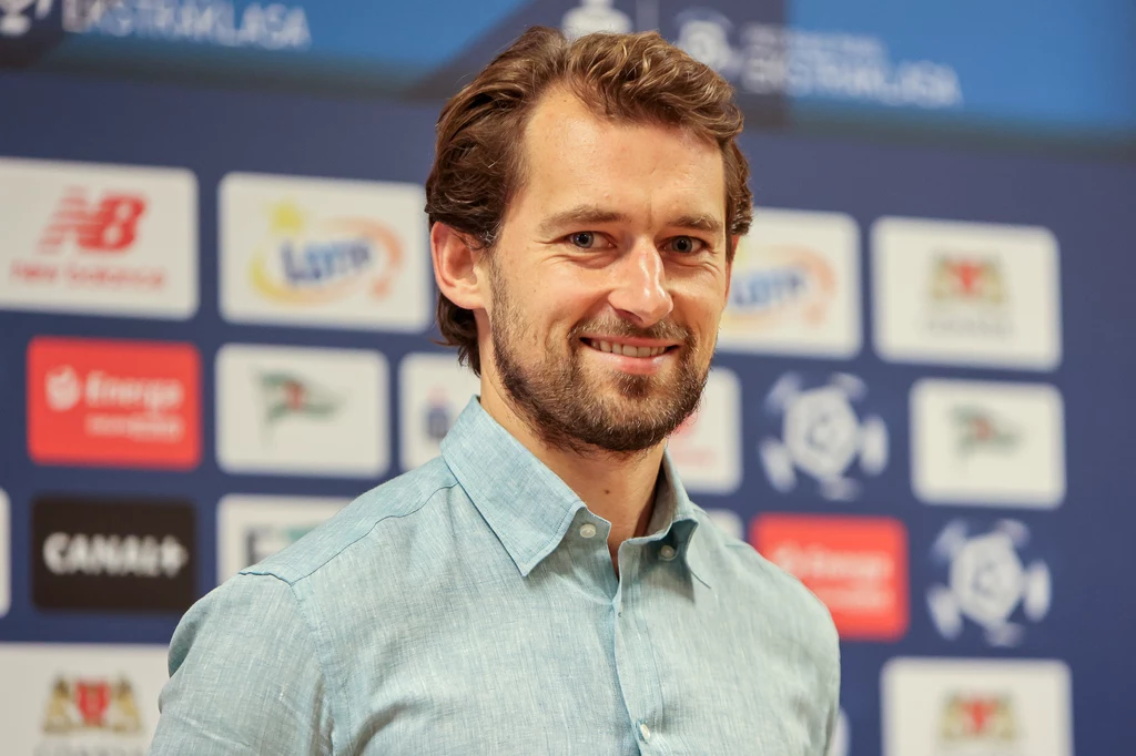 Trener Tomasz Kaczmarek prowadzi drużynę Lechii Gdańsk od 1 września 