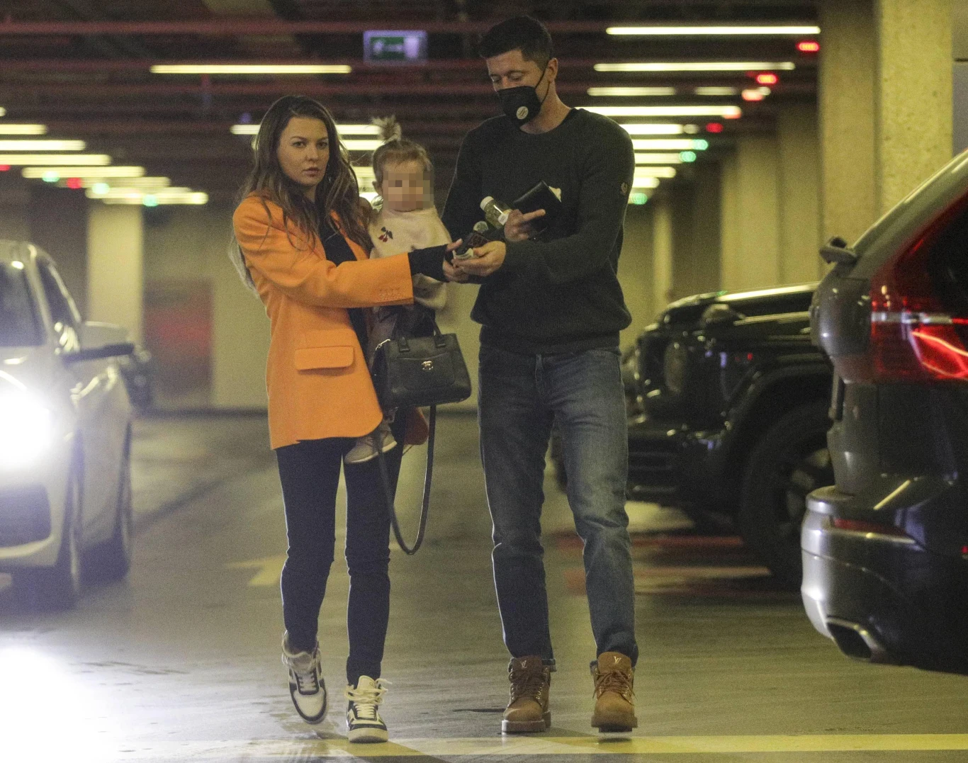 Anna Lewandowska i Robert Lewandowski z córką Laurą Anna Lewandowska i Robert Lewandowski z córką Laurą