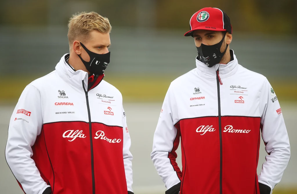 Mick Schumacher i Antonio Giovinazzi - tu w barwach Alfy Romeo Mick Schumacher i Antonio Giovinazzi - tu w barwach Alfy Romeo