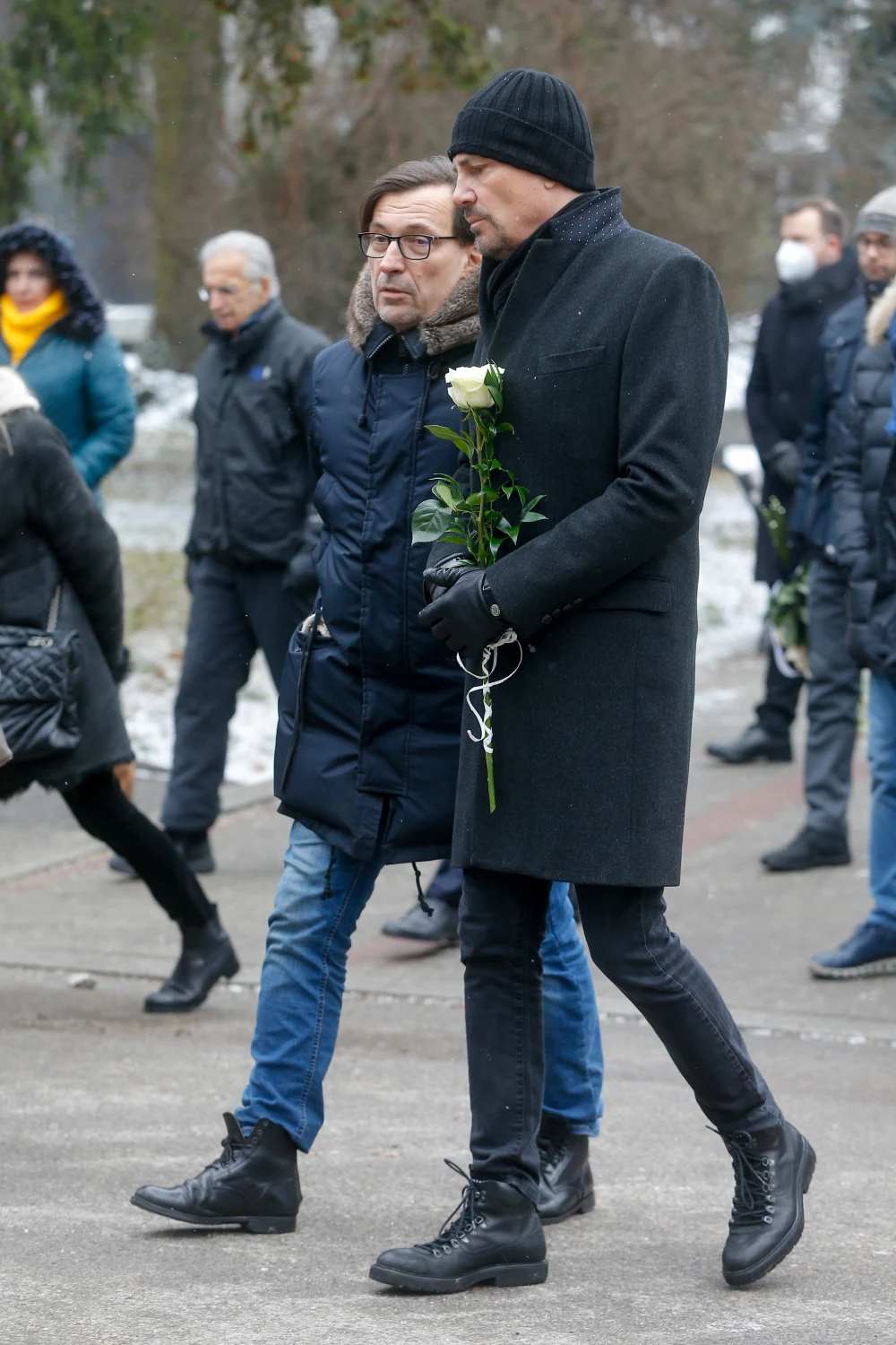 Pogrzeb Tadeusza Rossa. Na zdjęciu Dariusz Kordek i Krzysztof Ibisz Pogrzeb Tadeusza Rossa. Na zdjęciu Dariusz Kordek i Krzysztof Ibisz
