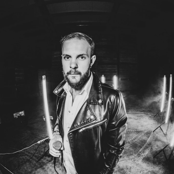 Marcina Staszka usłyszymy podczas seansu filmu "To musi być miłość" Marcina Staszka usłyszymy podczas seansu filmu "To musi być miłość"