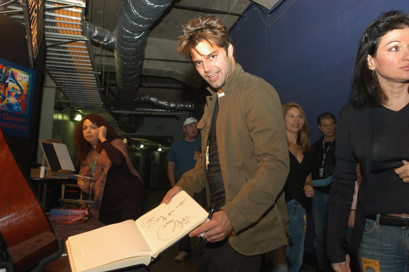 Podczas piłkarskich Mistrzostw Świata 1998 wylansował przebój "The Cup Of Life / La Copa de la Vida". Wydana w 1999 roku pierwsza anglojęzyczna płyta "Ricky Martin" okazała się wielkim sukcesem - ok. 20 mln sprzedanych egzemplarzy. Kolejne przeboje to "She Bangs" i "Nobody Wants To Be Lonely" (duet z Christiną Aguilerą).