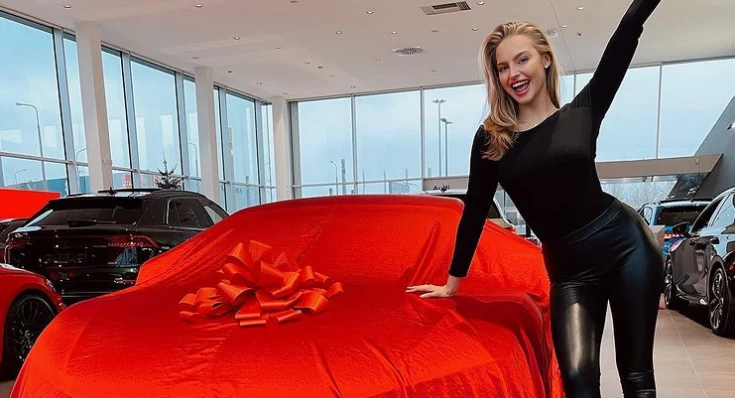 Karolina Pisarek https://www.instagram.com/karolina_pisarek/ Karolina Pisarek https://www.instagram.com/karolina_pisarek/