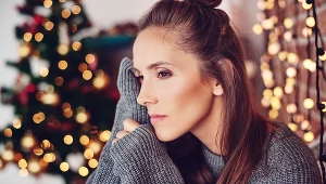 Nie ma obowiązku cieszenia się świętami. Dla wielu osób, niekoniecznie neuronietypowych lub chorych na depresję, to po prostu trudny czas, od którego najchętniej by uciekli