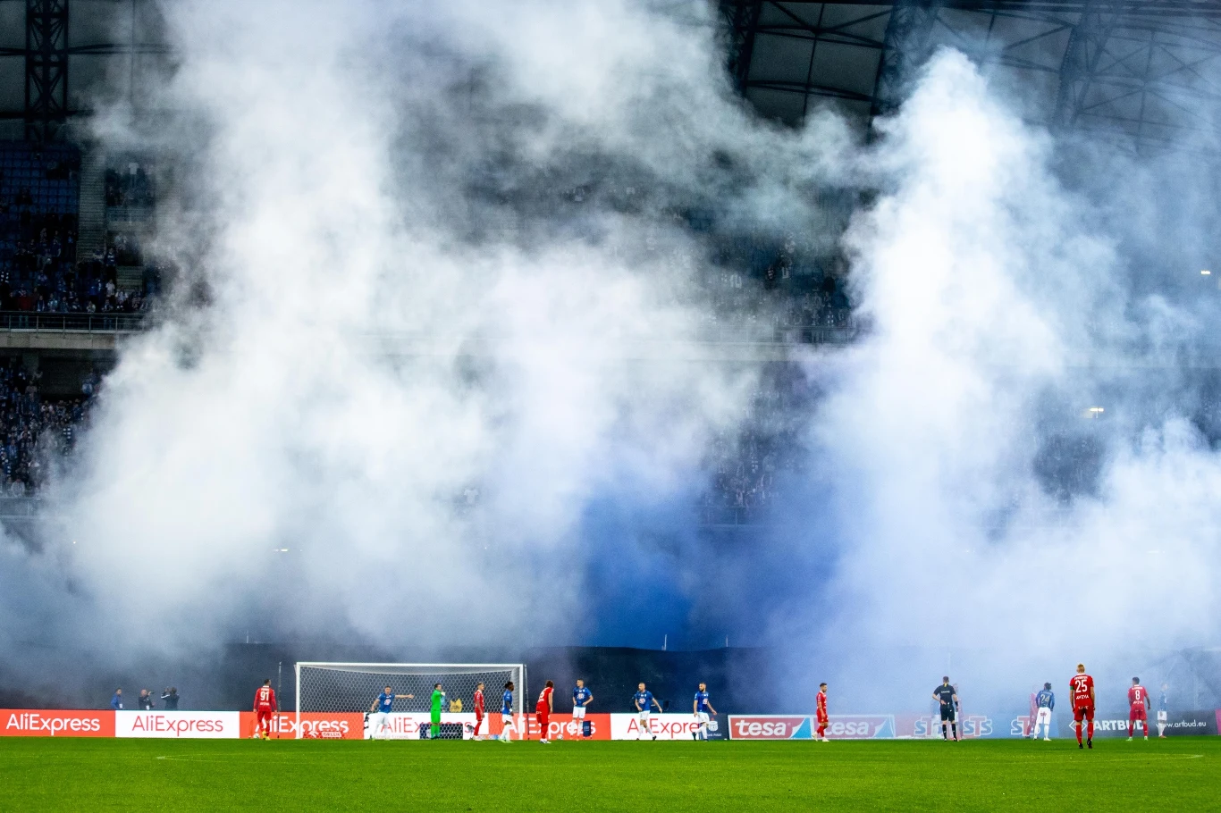 Kibice Lecha Poznań podczas meczu z Wisłą Kraków Kibice Lecha Poznań podczas meczu z Wisłą Kraków