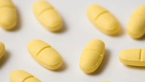 Warto przyjmować witaminę C z rutyną. Dzięki niej działanie witaminy C w naszym organizmie jest dłuższe