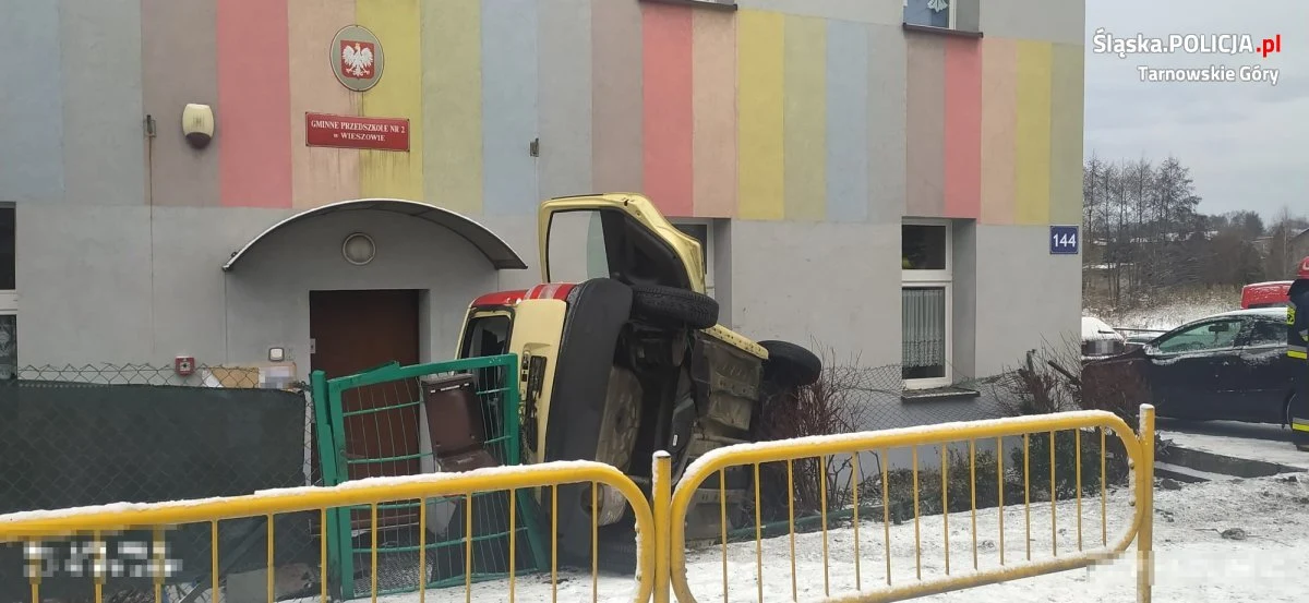 21-latka dachując, wjechała w przedszkole