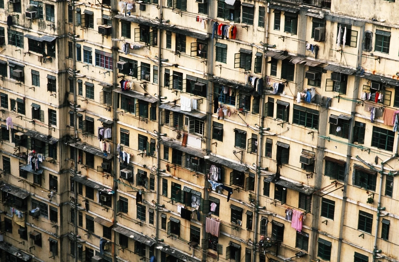 Przez kilka dekad Kowloon Walled City rozrastało się bez jakiegokolwiek nadzoru