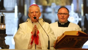 Metropolita krakowski abp Marek Jędraszewski podczas górniczej mszy pasterskiej w zabytkowej kopalni soli w Wieliczce