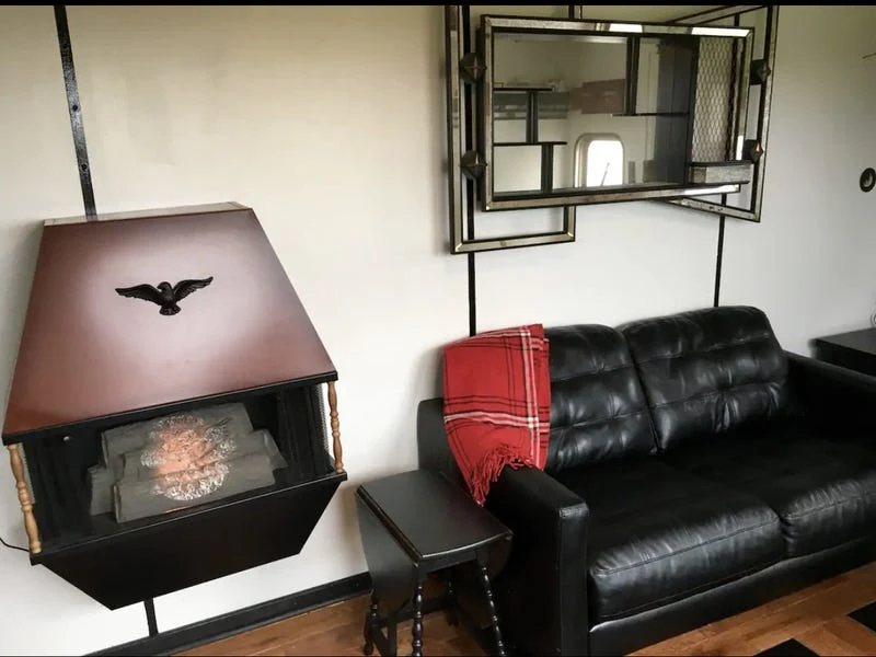 Danielle Dotzenrod - materiały promocyjne Airbnb Danielle Dotzenrod - materiały promocyjne Airbnb