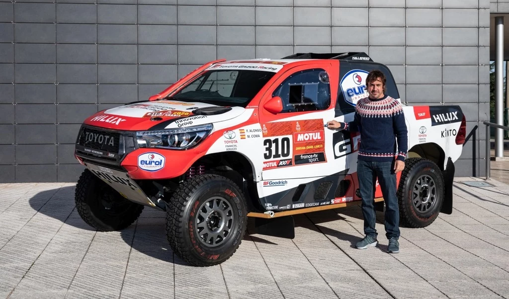 Fernando Alonso i Toyota Hilux