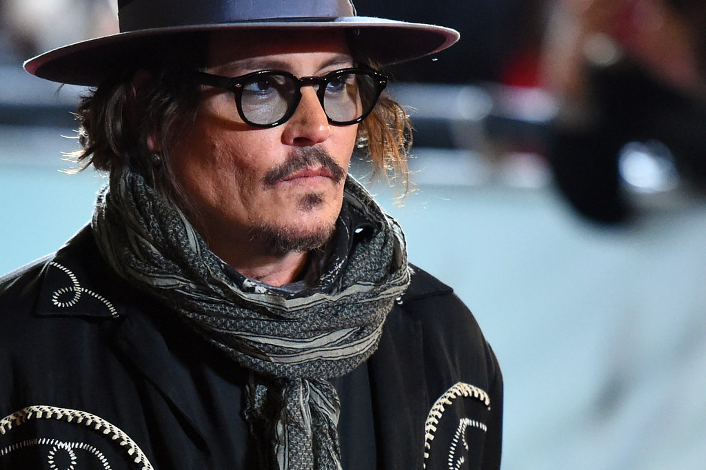 Johnny Depp jest gitarzystą grupy The Hollywood Vampires