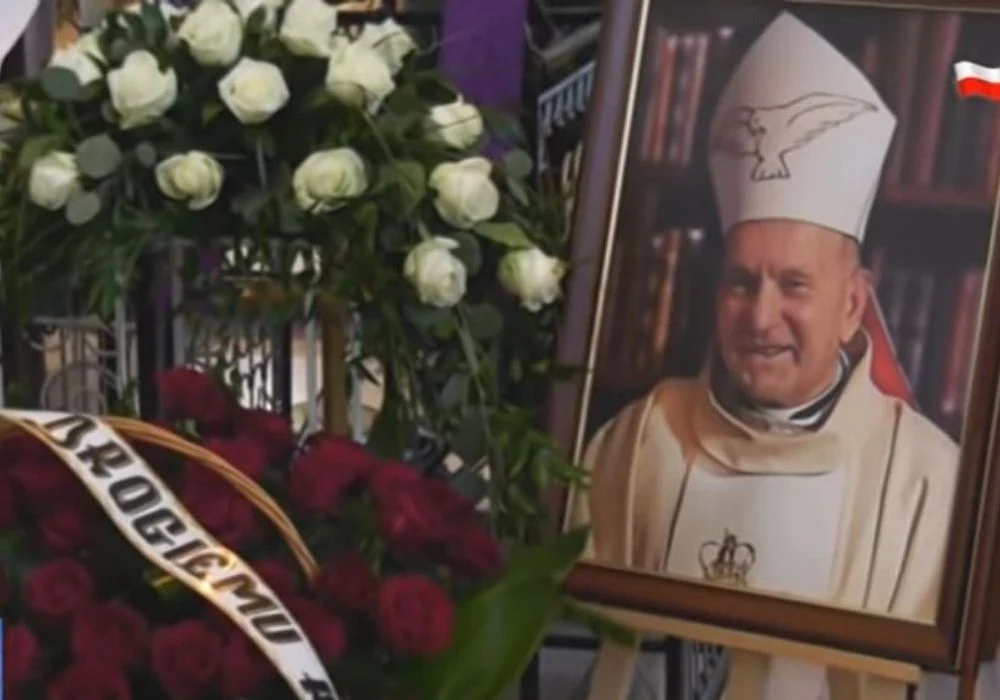 Ksiądz Jan Pęzioł zmarł 22 grudnia fot. Radio Maryja (https://youtu.be/SwgdqdZR0-8) Ksiądz Jan Pęzioł zmarł 22 grudnia fot. Radio Maryja (https://youtu.be/SwgdqdZR0-8)