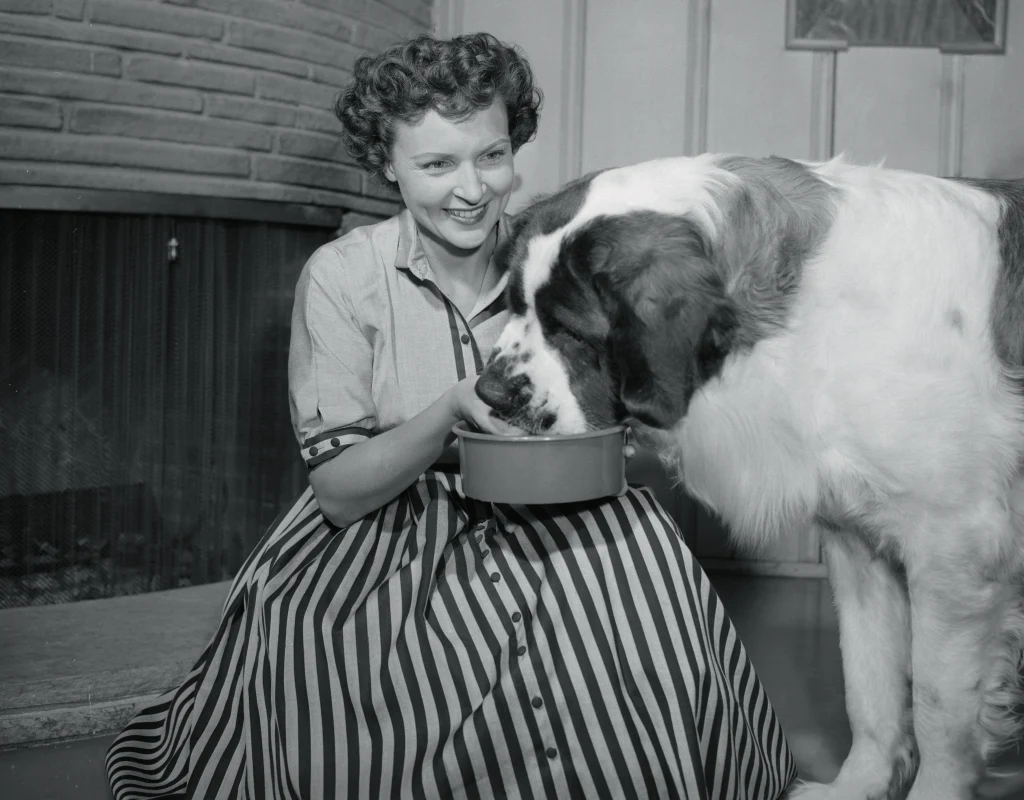 Betty White uwielbiała zwierzęta Betty White uwielbiała zwierzęta