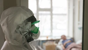 Ryzyko hospitalizacji przy zakażeniu Omikronem jest o 50-70 proc. mniejsze niż przy innych wariantach