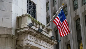 Dla DJI była to szósta z rzędu wzrostowa sesja, która doprowadziła indeks do najwyższego zamknięcia w historii