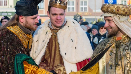Święto Trzech Króli to dzień, który wiąże się z wieloma tradycjami i zwyczajami świątecznymi.