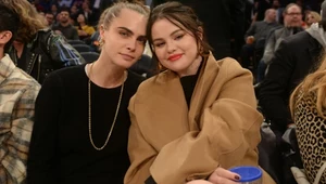 ​Cara Delevingne podkreśliła swoją przyjaźń z Seleną Gomez, robiąc sobie tatuaż