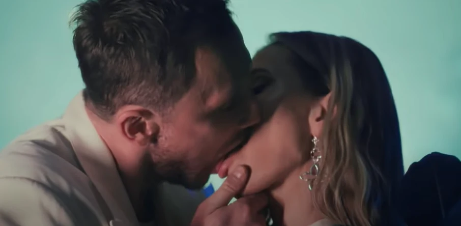 Doda w teledysku "Fake Love" / YouTube @Doda