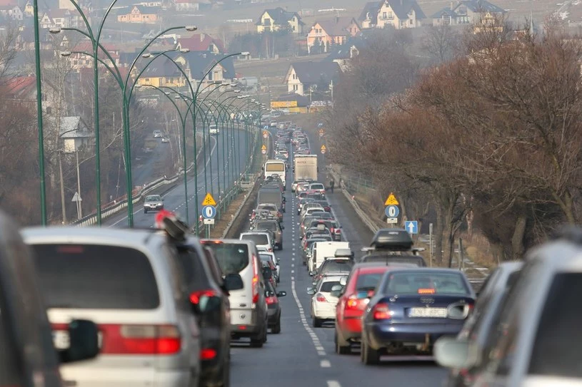 Wyjazdy i powroty z Sylwestra w Zakopanem oznaczają korki na Zakopiance