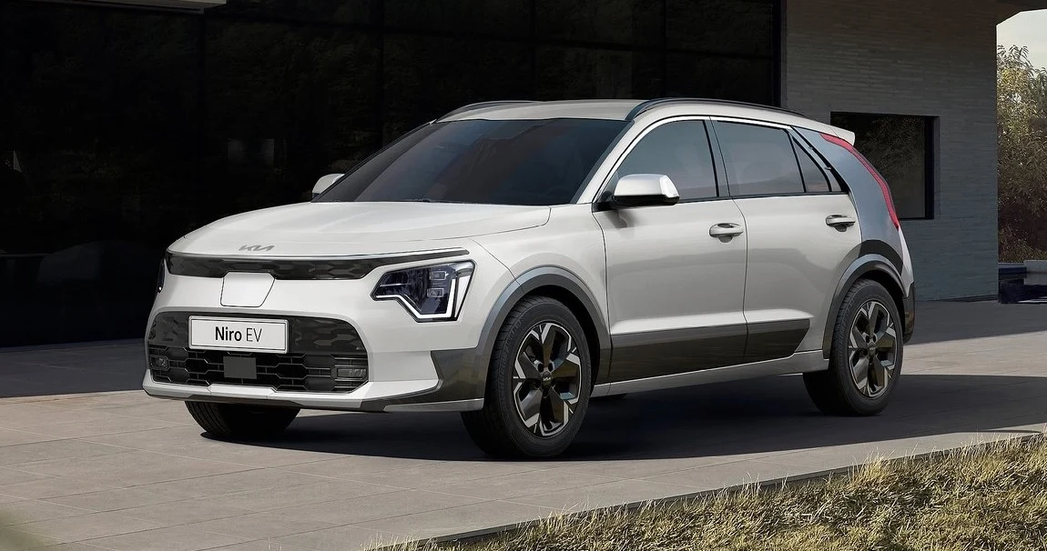 Kia Niro to z założenia model „ekologiczny” – dostępny tylko z napędem hybrydowym, hybrydowym plug-in oraz elektrycznym. Taka też jest druga generacja kompaktowego crossovera, która niedługo pojawi się w salonach.