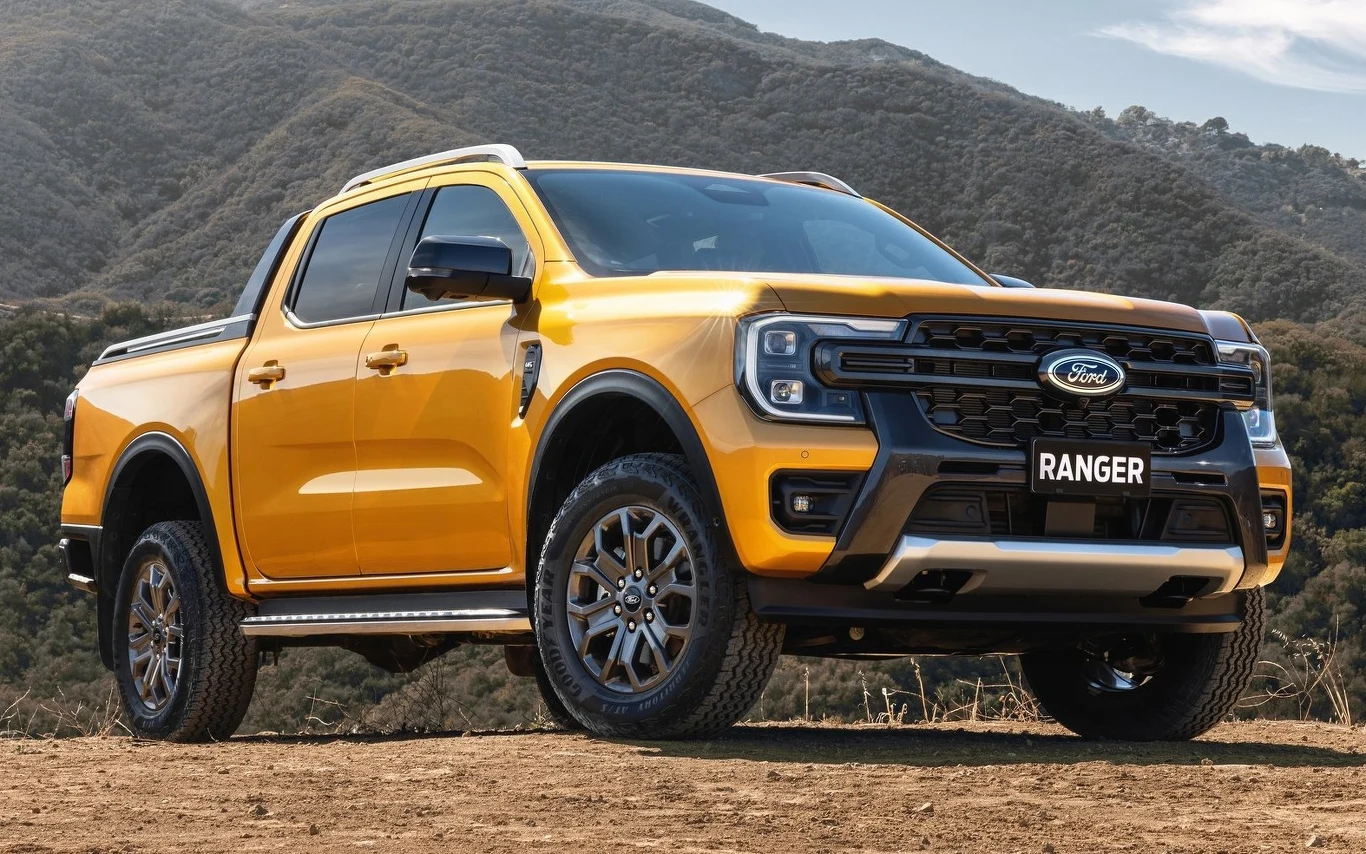 Ford Ranger odpowiada za niemal połowę sprzedanych w naszym kraju pick-upów i można spodziewać się, że jego nowa generacja będzie cieszyła się podobnym zainteresowaniem. Stylistyczne upodobnienie go do modelu F150 oraz wielki ekran we wnętrzu, podkreślający nowoczesność auta, z pewnością mu w tym pomogą. Podobnie jak wprowadzenie silnika V6 do oferty, którego domagali się klienci.