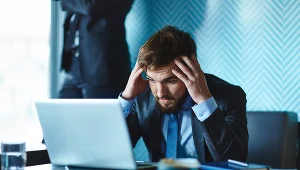 Pracujący ciągle są odrywani mailami od swojej pracy