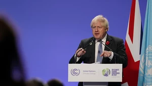 Boris Johnson podczas szczytu klimatycznego COP26. Wielka Brytania na COP26 podkreślała, że jako pierwsza z krajów wysoko rozwiniętych zadeklarowała osiągnięcie do 2050 r. zerowej emisji netto, i zachęcała, by inni poszli jej śladem. Tymczasem według ekspertów wcale się nie zbliża do tego celu.