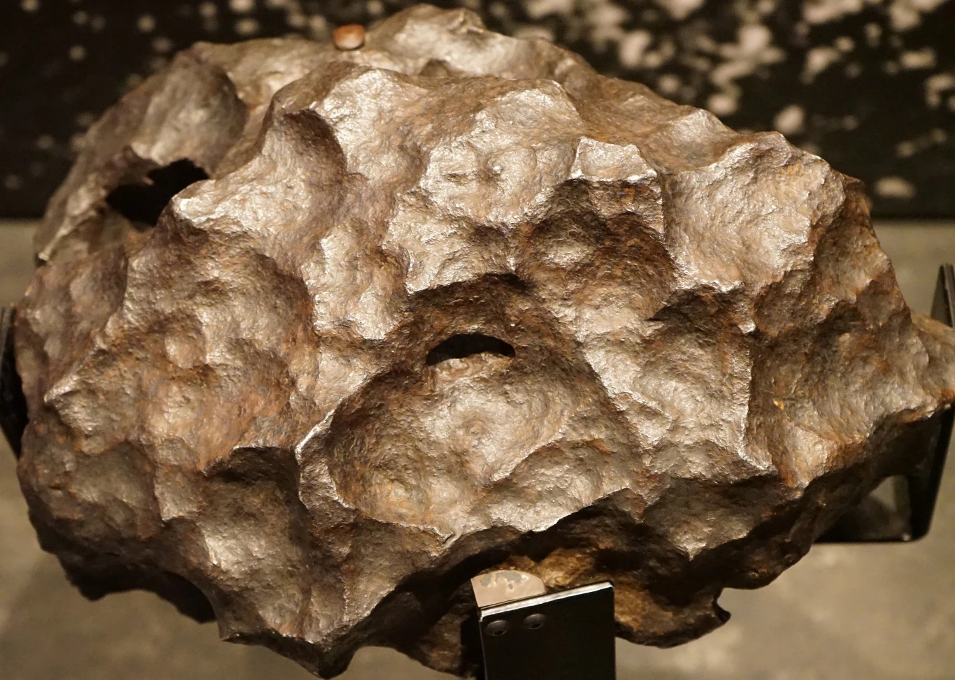 Model asteroidy, której uderzenie doprowadziło do wielkiej ciemności.