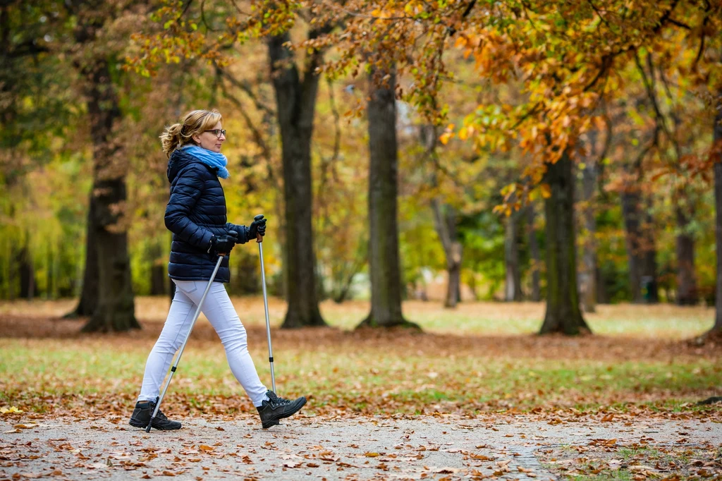 Chodzenie przez pół godziny dziennie pomoże poprawić zdrowie