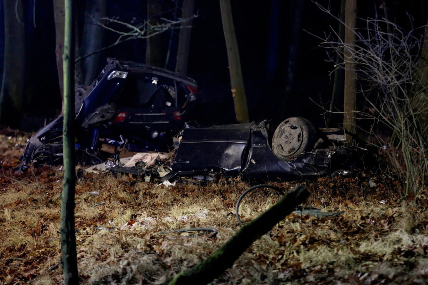 Śmierć w Jawiszowicach - Mercedes rozpadł się na dwie części