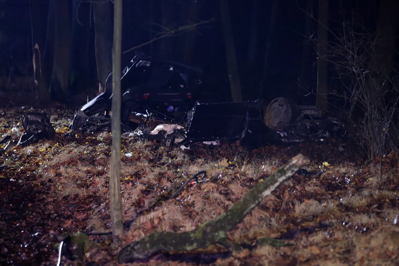 Śmierć w Jawiszowicach - Mercedes rozpadł się na dwie części