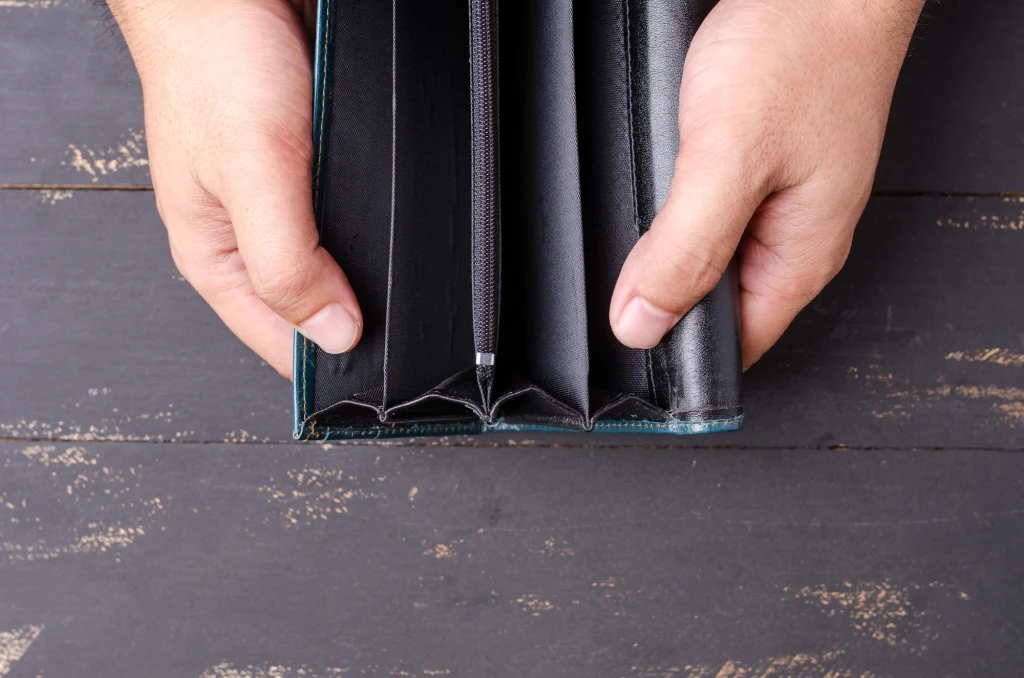 Nominalnie przybyło prawie 3,2 mln Europejczyków, którzy znaleźli się w biedzie