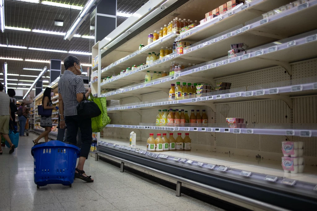 Jeszcze niedawno media informowały o pustych półkach w rosyjskich supermarketach. Jak sytuacja wygląda obecnie? /Zdjęcie ilustracyjne
