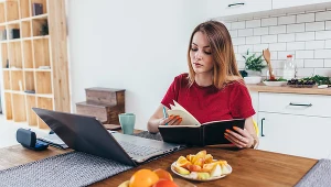 Obecnie na rynku pracy największe szanse mają osoby wszechstronne, które potrafią wyjść poza schematy