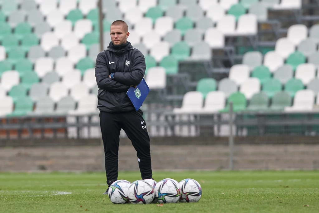 Trener Warty Poznań Dawid Szulczek Trener Warty Poznań Dawid Szulczek