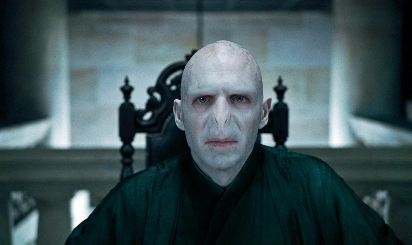 Ralph Fiennes jako Lord Voldemort 