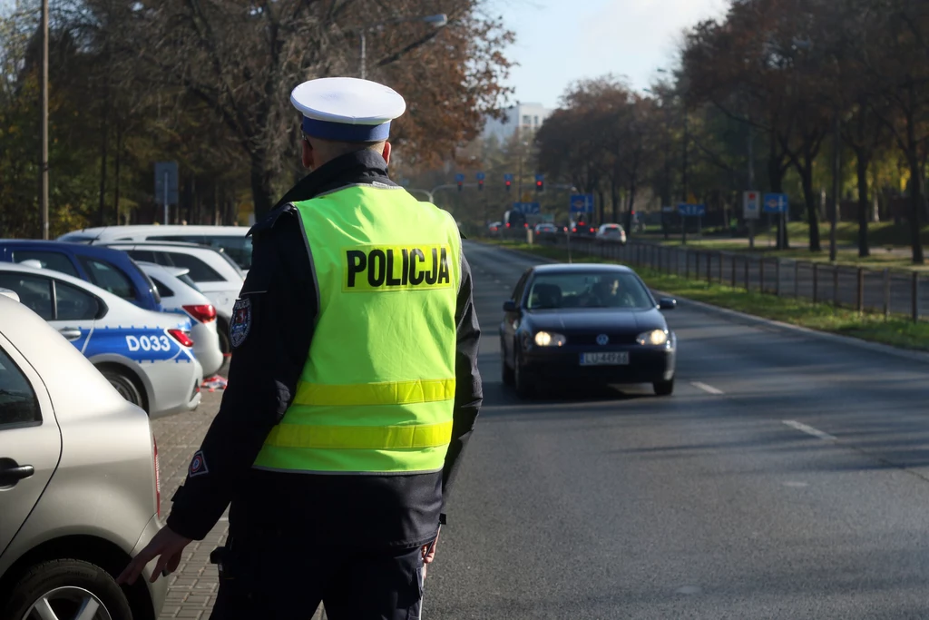 Policjanci nie będą udawać sądu. W razie wątpliwości sprawa zakończy się podwójnym mandatem