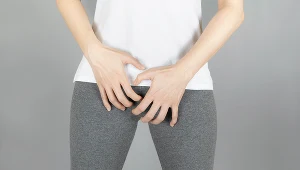 Swędzenie miejsc intymnych to wstydliwy i uciążliwy problem. Oto możliwe przyczyny