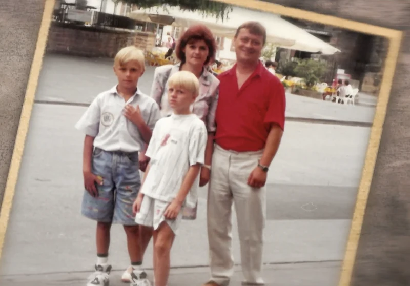 Pan Sławomir z rodziną, zdjęcie archiwalne