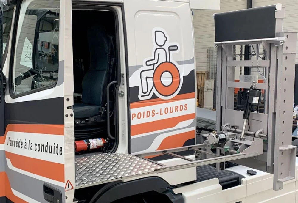 DynAcces - studenci dostali nawet nagrodę za podnośnik dla niepełnosprawnych kierowców zawodowych