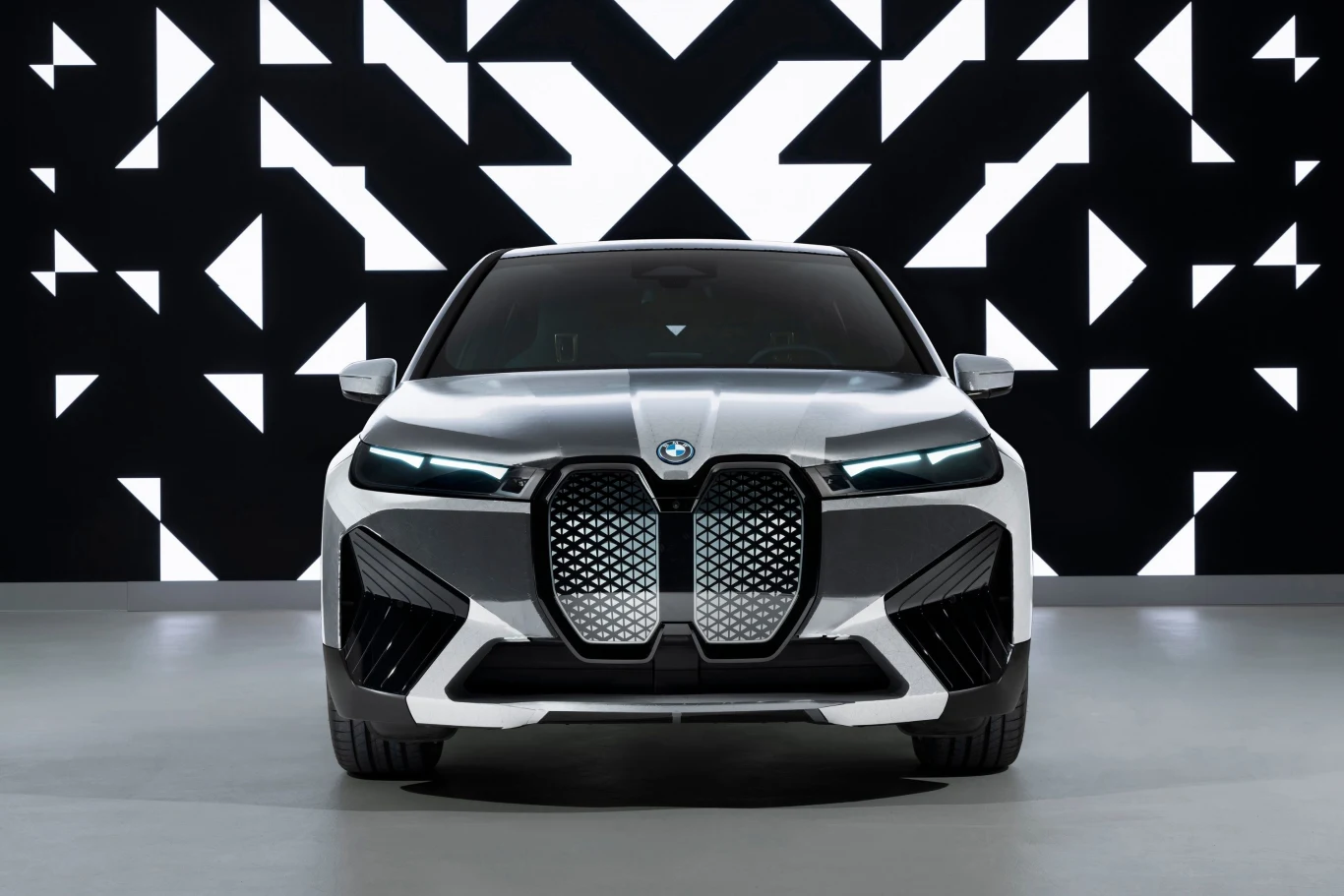 BMW iX Flow